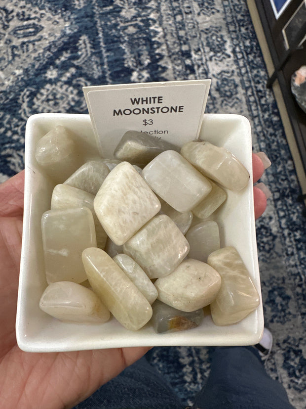 White Moonstone Tmble